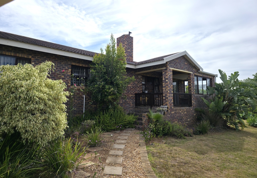 3 Bedroom Property for Sale in Wavecrest Eastern Cape